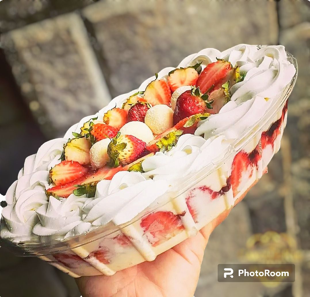 Travessa de Ninho Com Morangos 1.8 kg