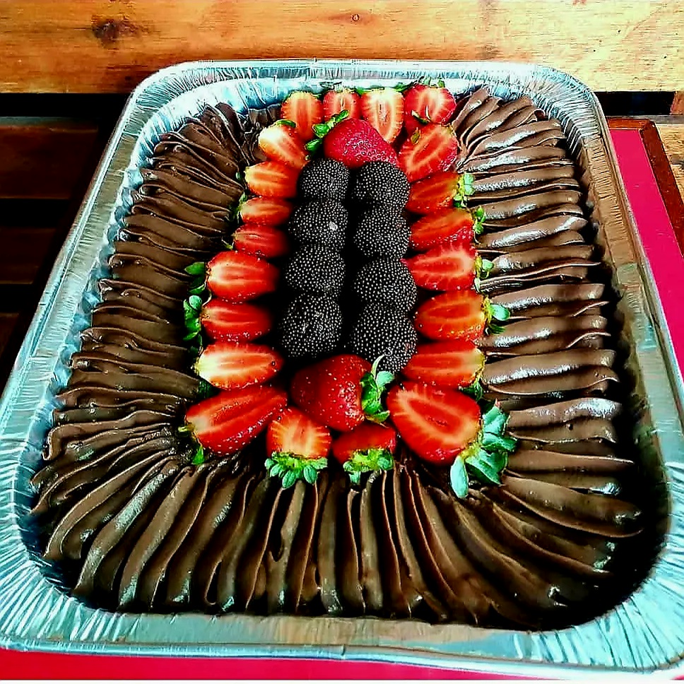 Pavê de Chocolate Intenso  com Morangos 3kg
